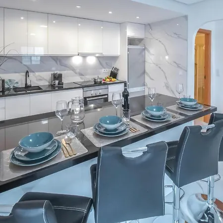 4 Bedroom Lovely In Orihuela Costa Holiday home Dehesa de Campoamor (Orihuela Costa)