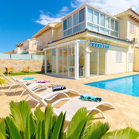 4 Bedroom Lovely In Orihuela Costa Dehesa de Campoamor (Orihuela Costa)