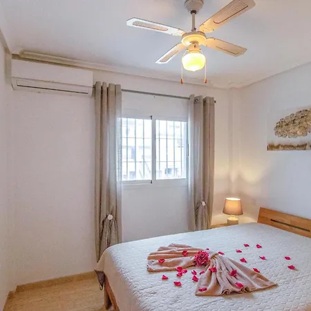 4 Bedroom Lovely In Orihuela Costa Holiday home